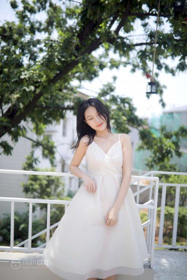 脱美女衣服小游戏